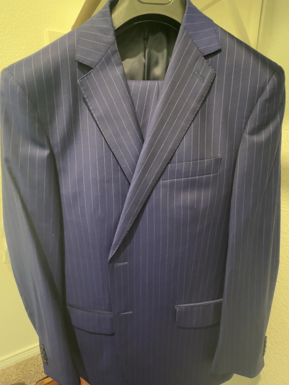 Paul Betenly ‘Florence’ Men’s Navy Pinstripe Suit with trousers.